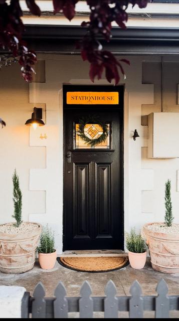 The Stationhouse Boutique Stay - Walk to it All