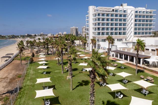 Palm Beach Hotel - Mehadrin Kosher suitable for Ultra-Orthodox guests