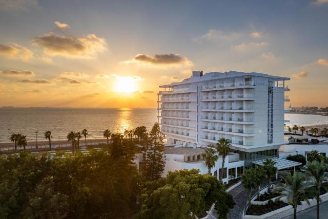Palm Beach Hotel - Mehadrin Kosher suitable for Ultra-Orthodox guests