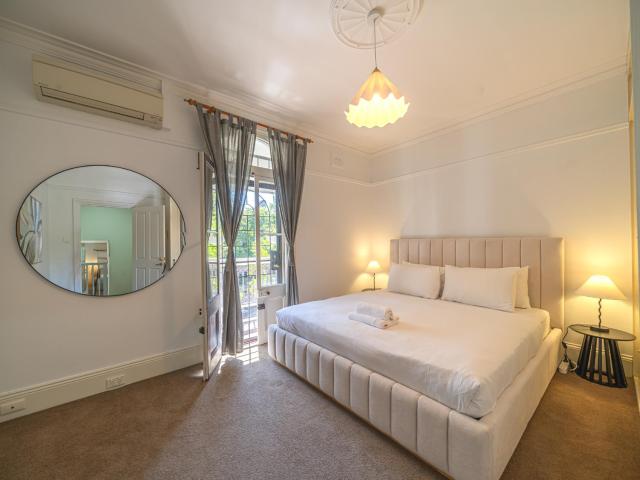 4BR Glebe Home Near Sydney Fish Market w Parking