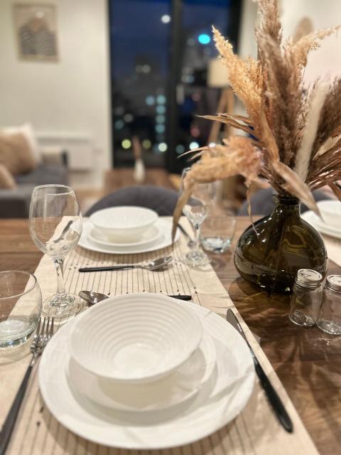 City Condo Central Manchester Spacious Apartment Local Attractions Gym Parking
