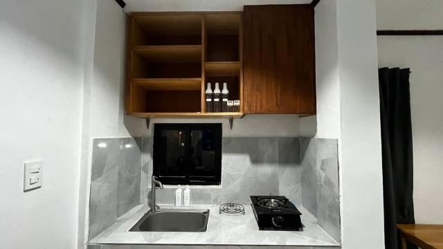 Jan's Happy Home - Cozy Studio Apartment in Coron!