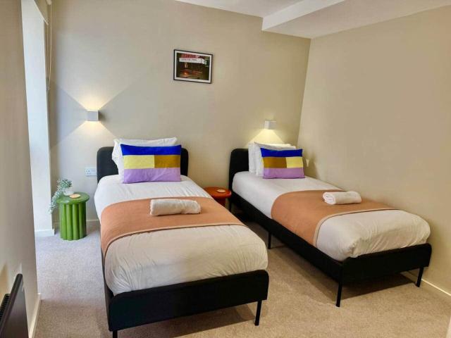 Boutique City Centre Apartment, Balcony, Parking