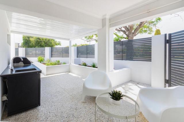 Joondanna House - 4 bed Executive Home