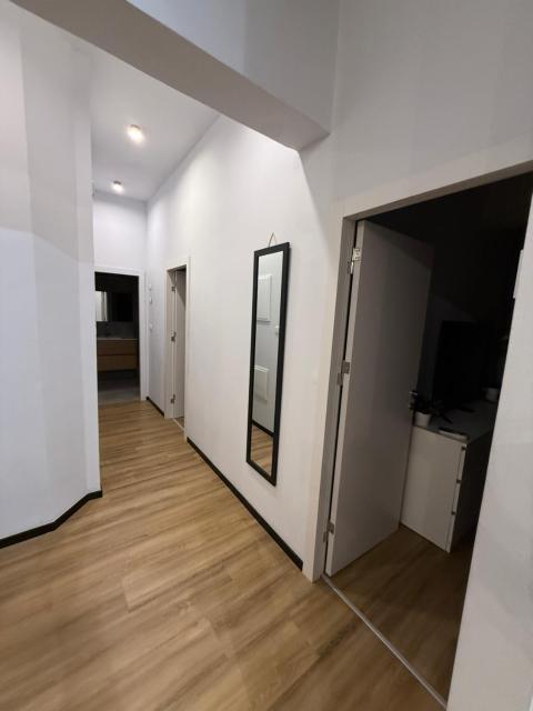 Rothschild and Shenkin Stylish Bauhaus Retreat
