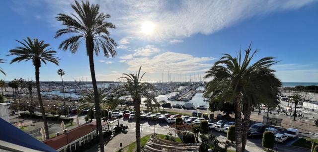 Entire Flat First Beach line - Sea Views - Vilanova i Geltru
