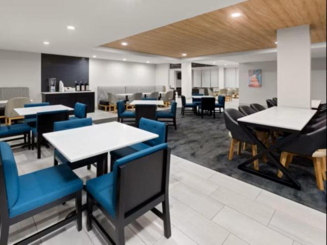 Holiday Inn Express & Suites Washington DC - NoMA by IHG