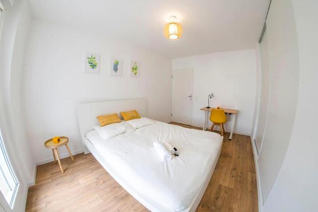 Paris & DisneyLand - 2min From Train Station - Private Indoor Parking