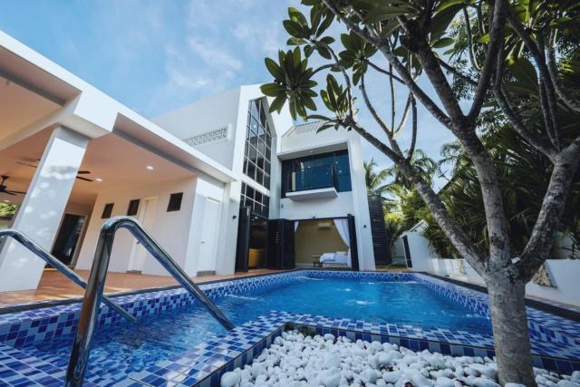Villa Ayer Keroh Swimming Pool by DefineSuite