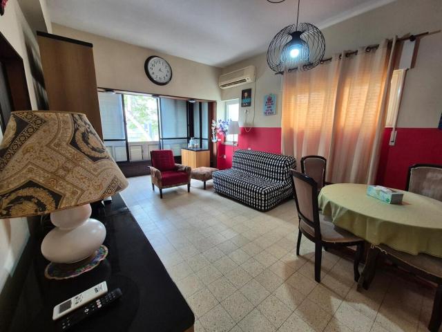 Quiet Vintage Apt by Frishman Beach & Dizengoff st