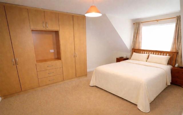 Large 3 bed Duplex Apartment - Rhebogue Limerick
