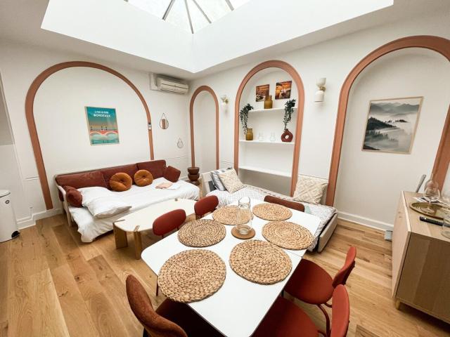 PT3 - Charming New Apt with AC - Historical Center