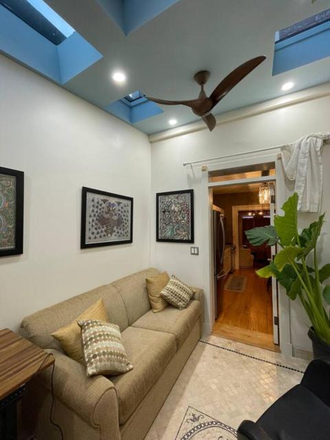 Downtown 3BR duplex full kitchen parking off i-787