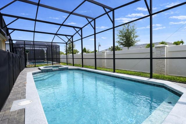 New Listing 10BR/8BA, Private Pool/SPA near Disney
