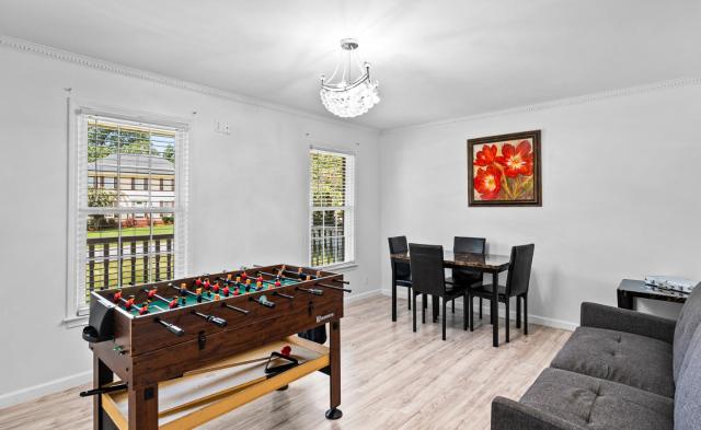 Family Getaway 4BR with Game Loft Fire Pit