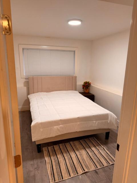 Amalak Homes' Private 2BR Guest Suite North Delta
