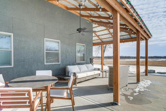 Patio & Fishing Pond! Modern Barndominium Near KC