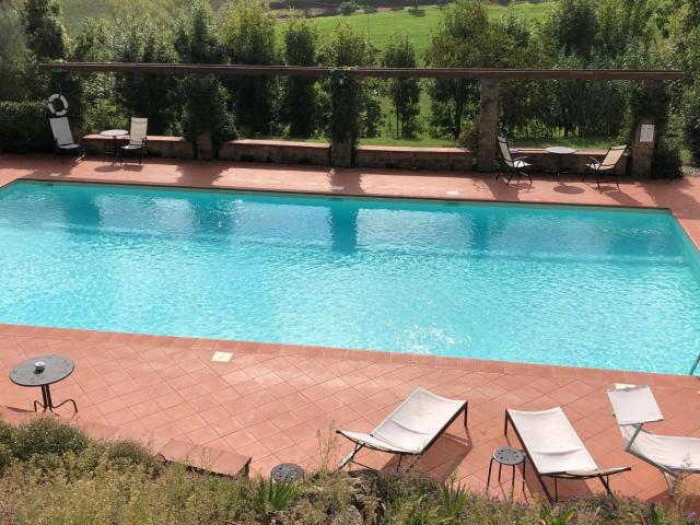 Apartment Wohnung in Chiusi mit Grill- Gemeinschaftspool und Garten by Interhome