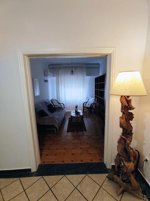 Tranquil Athenian Home - City Center