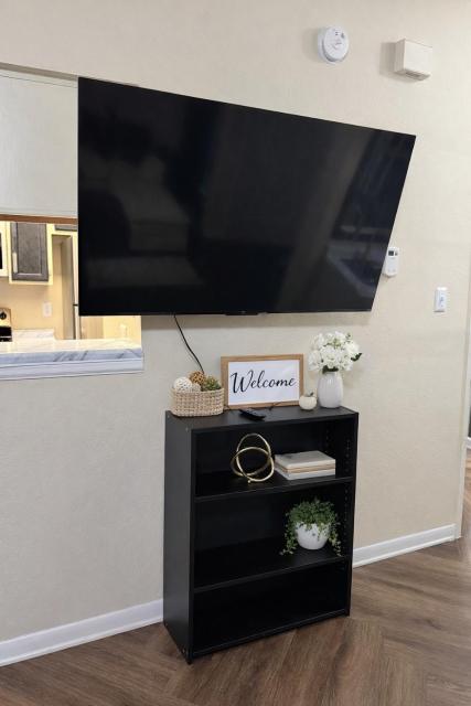 Modern Comfort Stay ,Relax and Recharge