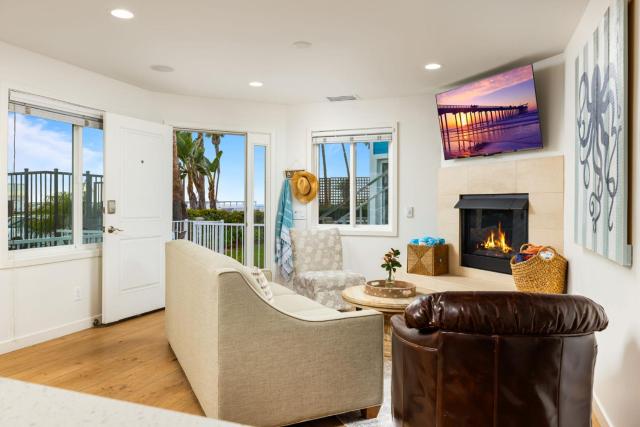 Ocean Beach Cottage with Views
