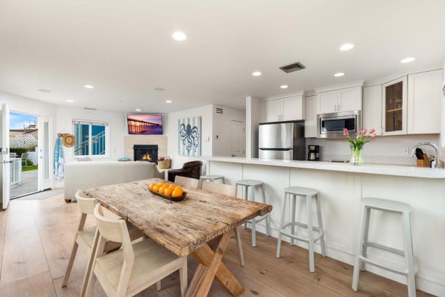 Ocean Beach Cottage with Views