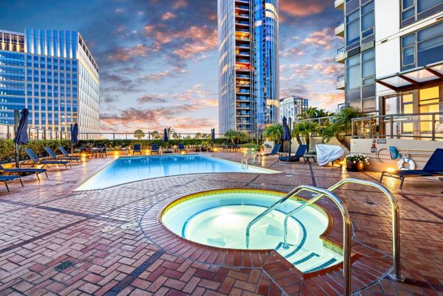 Electra Building 2bed - Views Pool Sauna Spa