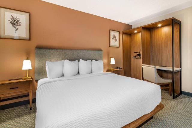 The Clocktower Hotel Latham - North Albany, an Ascend Collection Hotel