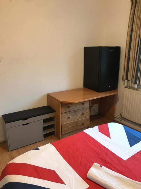 Arbnb Comfy Sleep Guest House Self Catering Private Bedrooms 70 pound per night per person