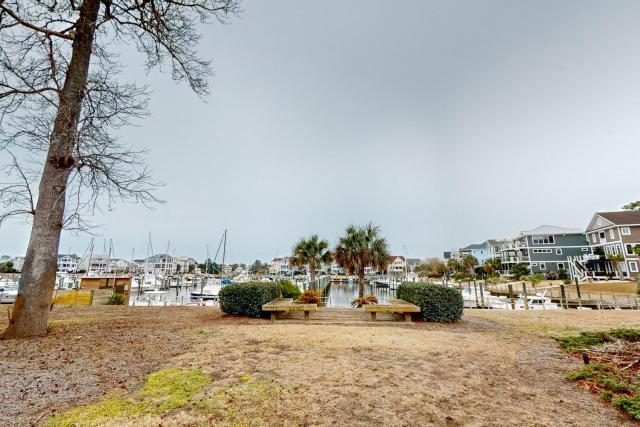 STJ16B Mystic Marina, 204B
