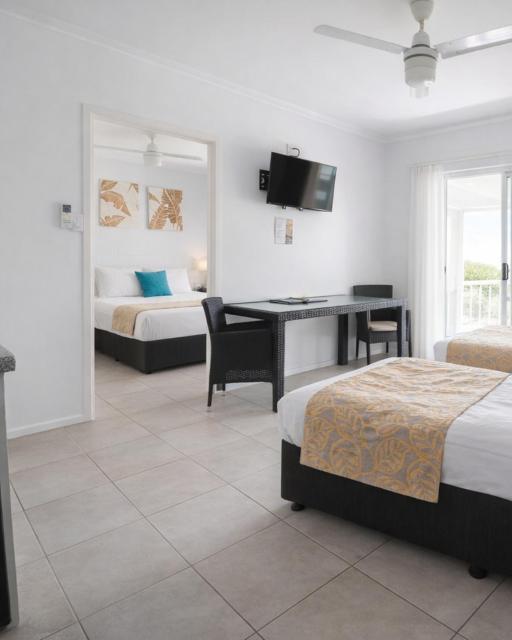Colonial Palms Motor Inn