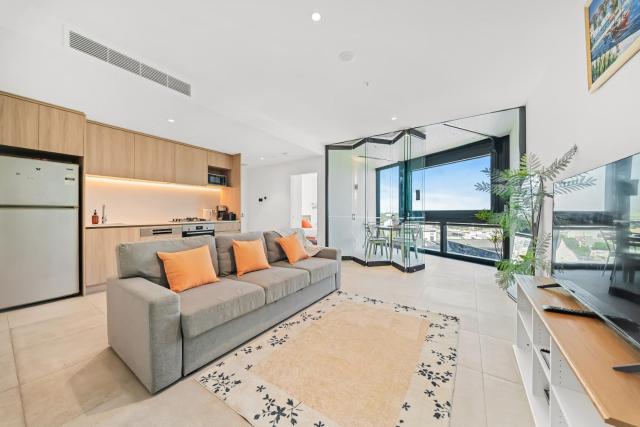 SkyHigh Comfort Central Luxe Stay 2B1B apartment