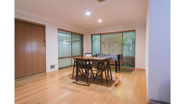 Comfortable 4BDR Family home in Suburbia