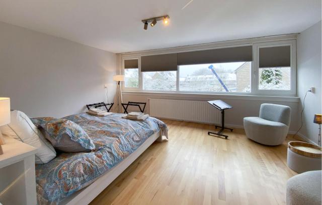 Awesome Apartment In Broek In Waterland With Wifi