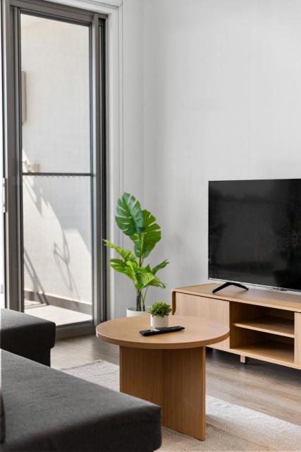 Luxury 2BR Apartment in the Heart of Prospect