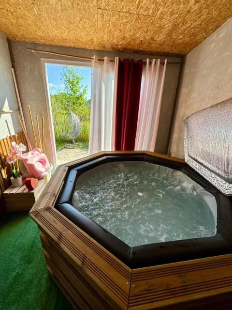 Evasion nature avec spa et piscine - Maison spacieuse à Montpouillan 47200