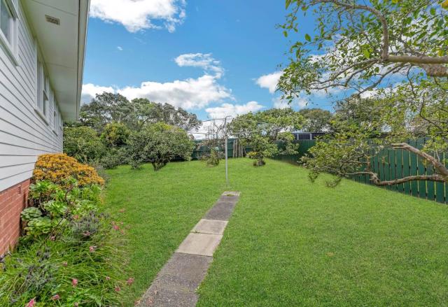 Arthur's House at Auckland skytower view 6 queen beds and 1 double bed in 7 rooms ,2 bathroom full kitchen, free wifi, free parking