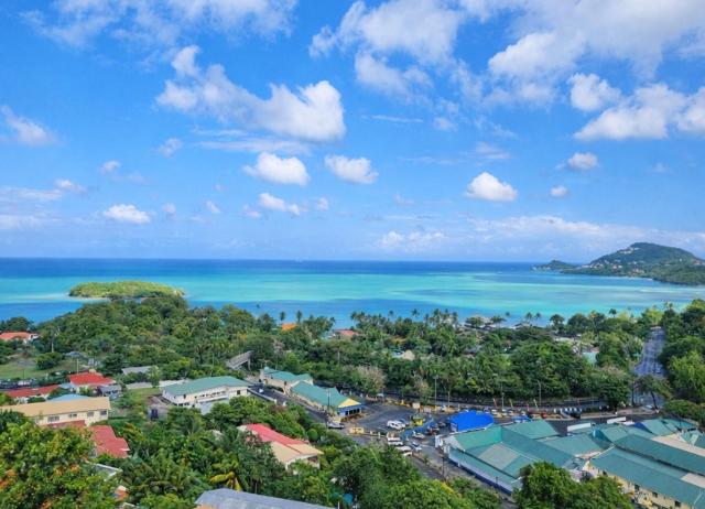 Serene Sunset Escape - Panoramic Ocean View Apartment