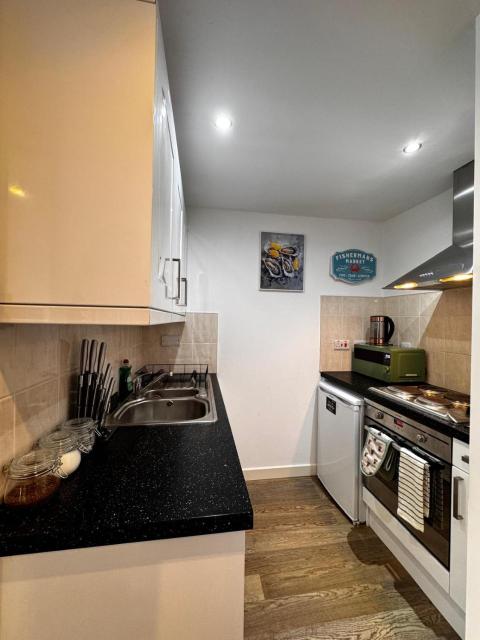 Studio with Parking & Shops at Your Door