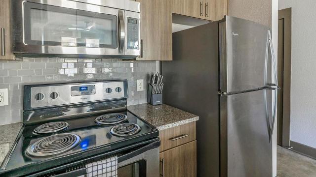 Landing Beautiful 1BD Gym