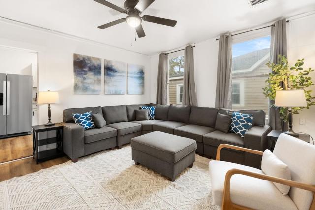Urban 1BR Bungalow Fire Pit Near 5 Points