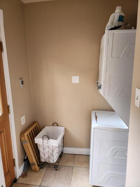Home Minutes from Lake Merritt & Highland Hospital