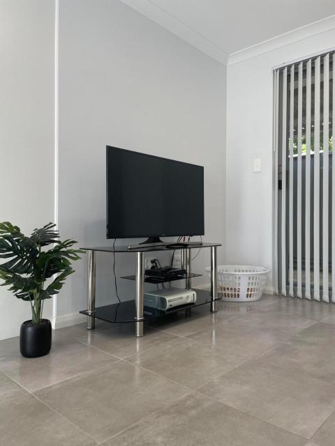Quiet Self Contained Villa, Free parking and WIFI