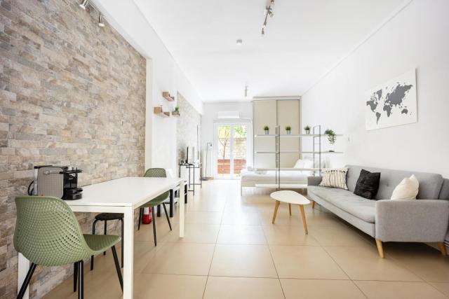 Cozy Studio in Central Glyfada