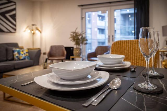 Spacious Apartment - 8 Min To Manchester Centre - Pass the Keys