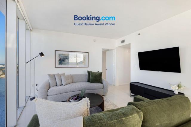 Sky High Penthouse Corner 2BR 2BA Icon Brickell