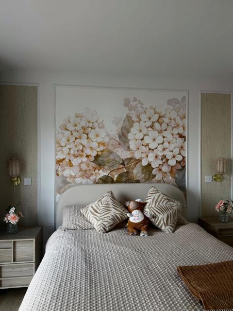 Stylish SuperKing and King Ensuite Bedrooms in Dublin-Free Parking- 15 min Airport