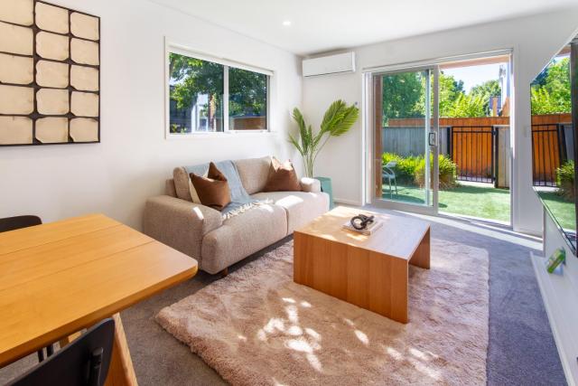 Walk to Hagley Park EV Charger 3 Bed 3 Bath