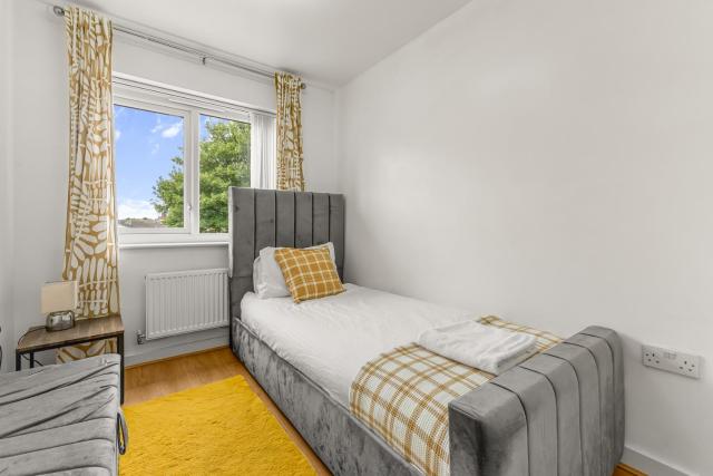 NEW Modern Townhouse Holiday Home Free Parking