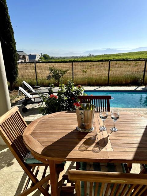 Grand View Cottages - 1 King Suite - Exclusive Use Of Property